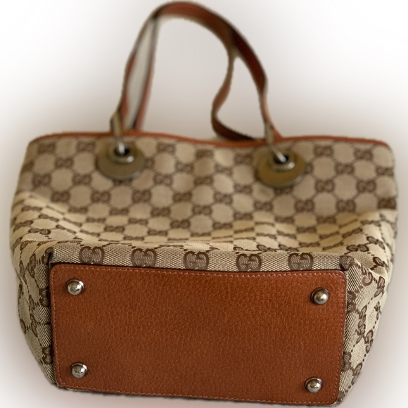 Gucci GG Canvas Eclipse Brown Shoulder Bag with silver hardware. - Picture 5 of 16